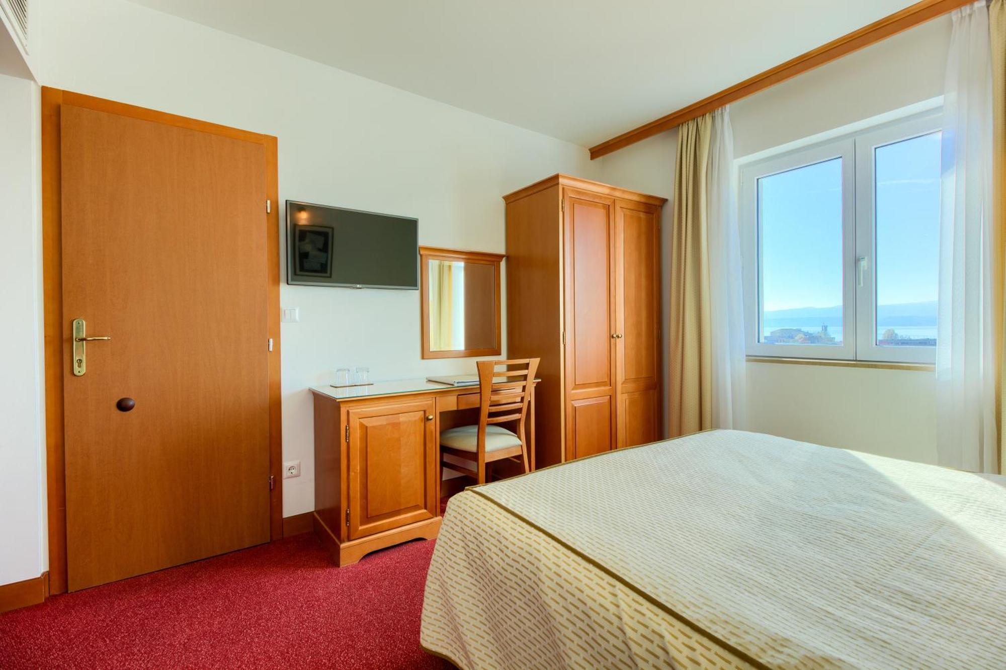 Hotel Villa Dvor (Adults Only) โอมิช ห้อง รูปภาพ